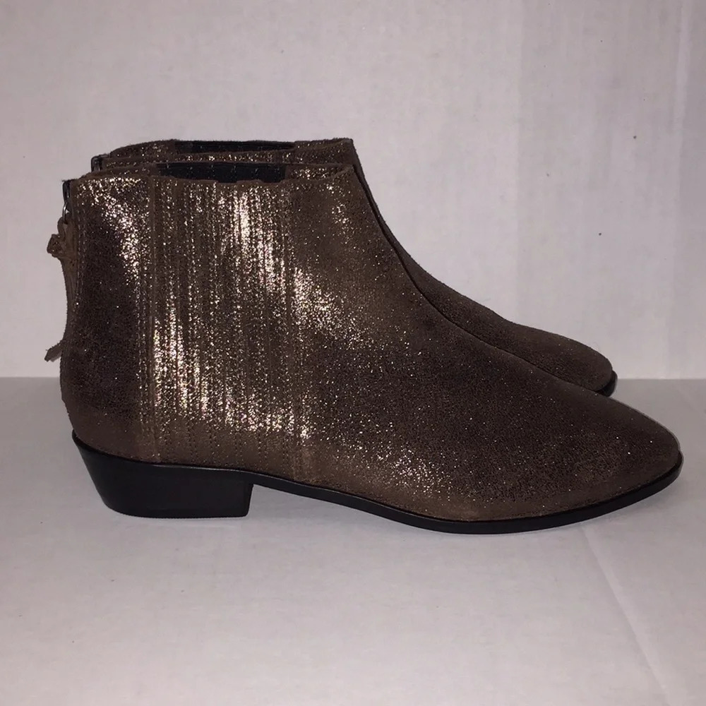 Kenneth Cole NWOB Metallic Brown Booties in Sz. 8